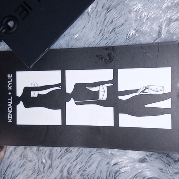 Kendell + Kylie wallet  💕 - Picture 10 of 12